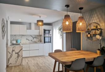 Superbe cosy T1 Bis Studio 40m2 ind  pendant en maison has Balcony rooms