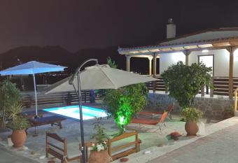 villamichalis peri has Balcony rooms