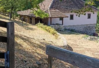 Poljoprivredno turisti  ko doma  instvo Deguri   has Balcony rooms