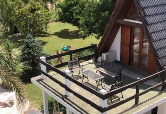 CABA  A EL ALGARROBO has Balcony rooms