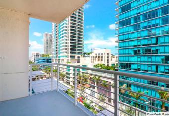 Wonderful 1 bedroom condo in Midtown. has Balcony rooms