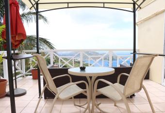 Northside Studio Vacation Rental has Balcony rooms