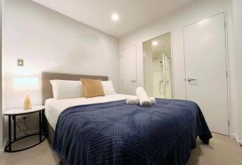 cozy 2-bedrooms in city centre you can call it home has Balcony rooms