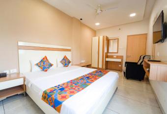 Collection O Hotel Paradise International allows 18 year olds to book a room