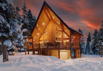 Canyon Country Chalet has Balcony rooms