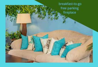 The Urban RDU/RTP w/ King Suite & Private Bathroom has rooms with a private hot tub