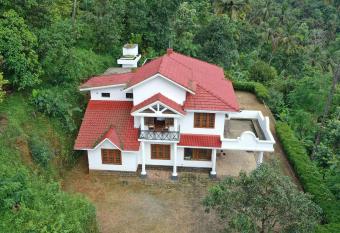 Greengrass Heritage has Balcony rooms