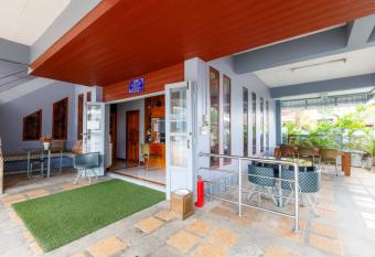 Bannsawasdee                                allows 18 year olds to book a room