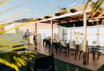 Endless Summer Vibes allows 18 year olds to book a room