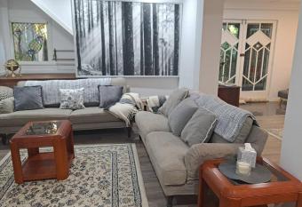 House large 2 Bedroom off Gallery Walk. MtTambo has Balcony rooms