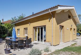 Un petit coin de vacances has Balcony rooms