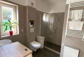 Garden Apartman House allows 18 year olds to book a room