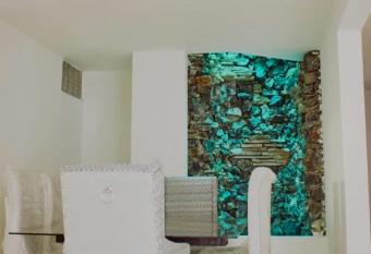 The family Paradise has Balcony rooms