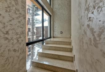 Idila Lux has rooms with a private hot tub