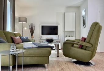 Kellenhusen Tor 12 allows 18 year olds to book a room