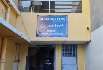 Shine inn 2 has Balcony rooms