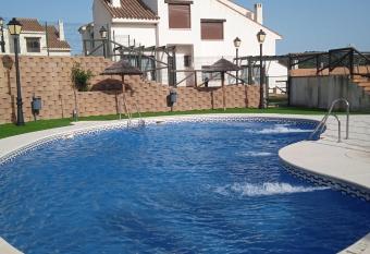 Casa Rural Sierramagna de 2 Dormitorios allows 18 year olds to book a room