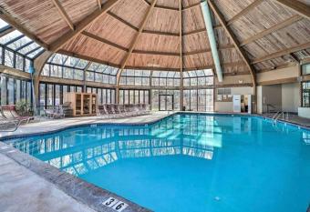 Ian's Camelback House has Balcony rooms