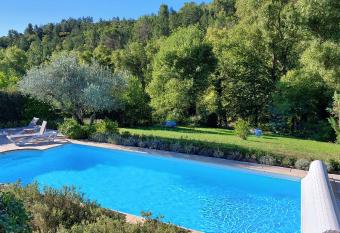 Freundliches Haus mit Pool und gro  em Garten has Balcony rooms