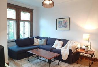 BIG 3BR appartment at Olympic Stadium at PIE-IX Metro station has Balcony rooms