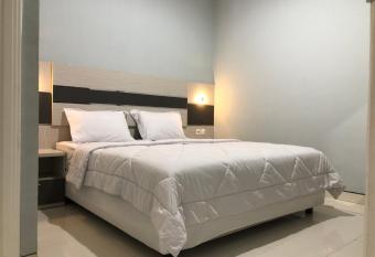 KYRIE HOTEL allows 18 year olds to book a room