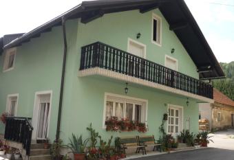 Guest House Potok has Balcony rooms