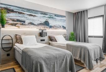 Majoituspalvelu Nurmi Oy City Apartment Kauppakatu 52 allows 18 year olds to book a room