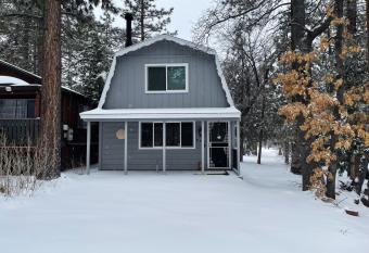 Ever Serene Cabin has Balcony rooms