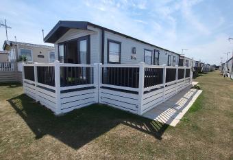 Seaview Holiday park -Melrose has Balcony rooms