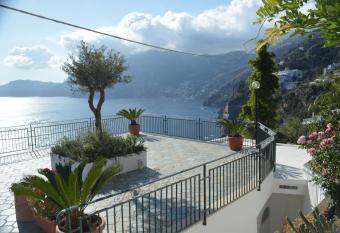 Casa Stella Marina has Balcony rooms