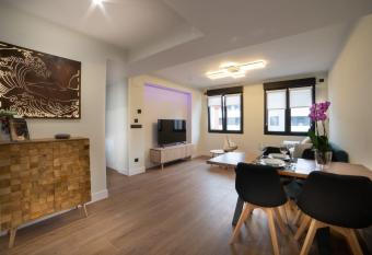 Apartamentos Arrigane has Balcony rooms