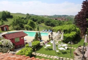 Cascina Manzo has Balcony rooms