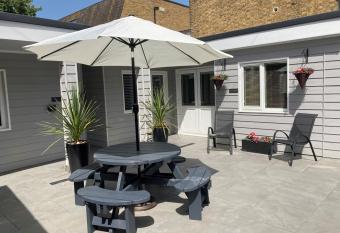 Gresham has Balcony rooms