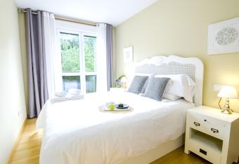 FREE PARKING- Optimal Connections allows 18 year olds to book a room