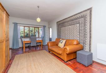 Comfortable 2 Bed Home allows 18 year olds to book a room