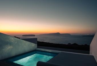 El Destino Suites allows 18 year olds to book a room