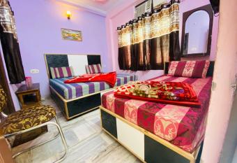 HOTEL HARI GANGA has Balcony rooms