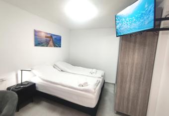 Pure Dream                   allows 18 year olds to book a room