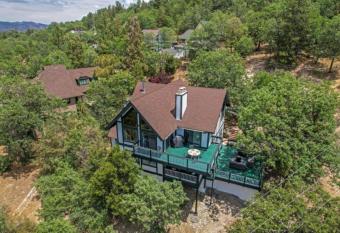 A-Frame Cabin w Views, Deck and game room, Dog friendly - Jackalope Lodge has Balcony rooms