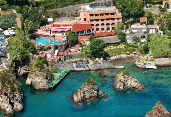 Strand Hotel Delfini has Smoking/Balcony rooms