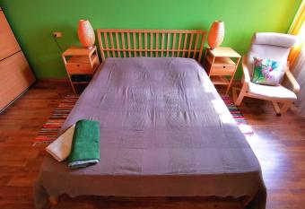                             B&B                                            allows 18 year olds to book a room