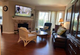 Cozy Quiet&convenient with Great location has Balcony rooms