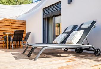 Spokojnia allows 18 year olds to book a room