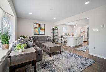 Relax and enjoy the Beach Beautifully updated has Balcony rooms