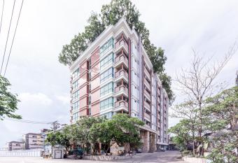 Latin Garden Hotel has Balcony rooms