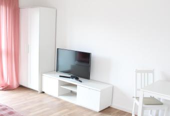 Rendel-Apartments by Bismarck Hostel   hringen has Balcony rooms