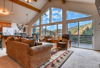 Mountain Vistas - Lake Views at Buffalo Sunrise has Balcony rooms