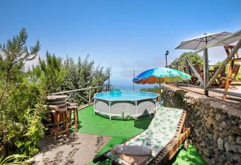 Finca Las Carmenes has Balcony rooms