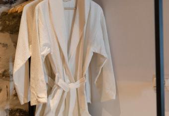 Vila Helen has rooms with a private hot tub