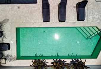 4 min from Flamingos Golf has Balcony rooms